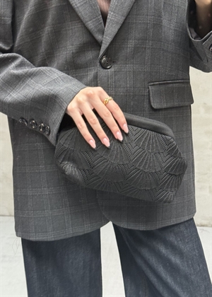 Small shelly clutch Black Pico 